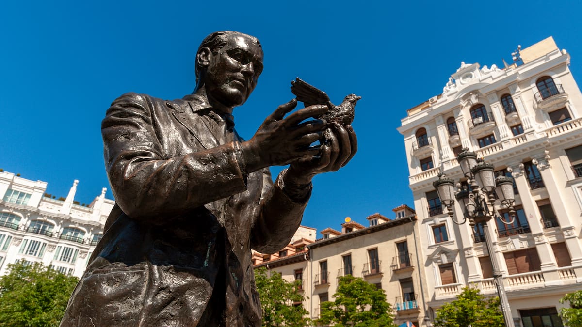Tras el fenómeno de 'La bola negra': así puede recorrerse la vida de Federico García Lorca a través de los lugares que marcaron su historia