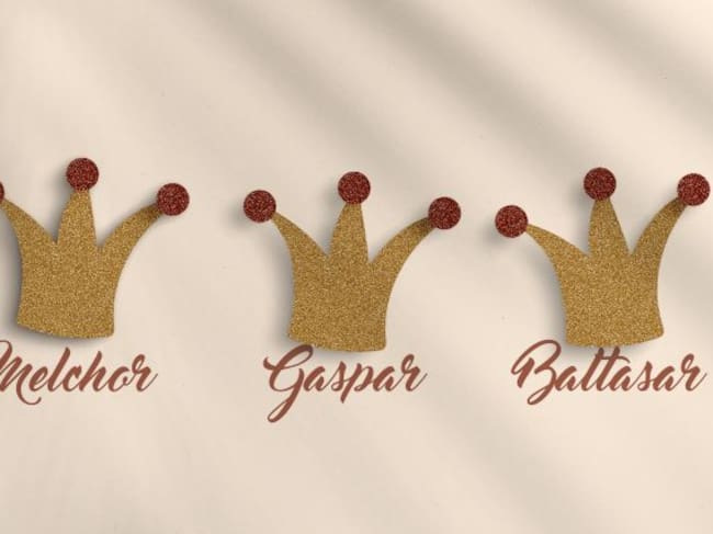 Coronas de los Reyes Magos hechas a mano.