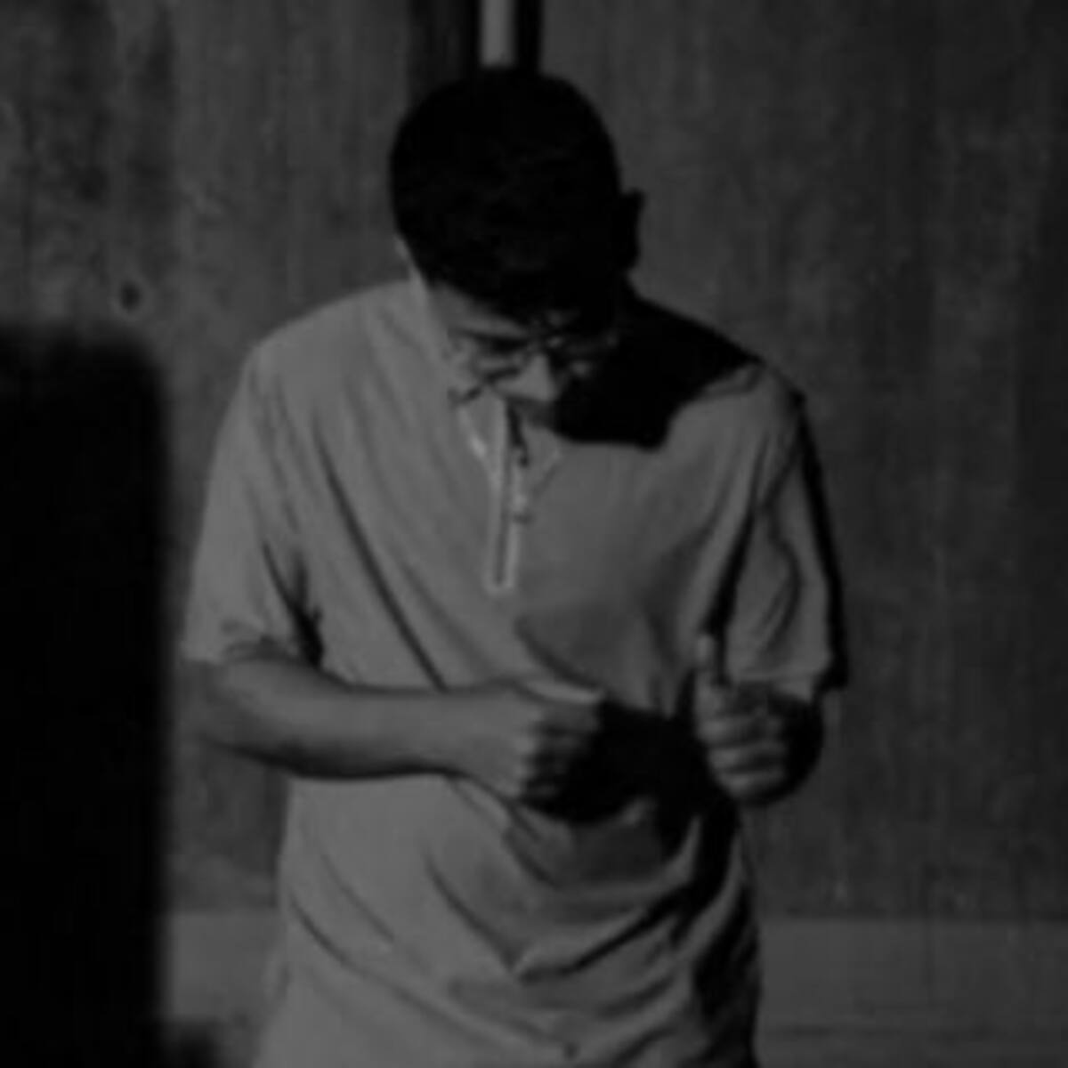 Trueno inicia una nueva etapa con “X UNAS LLANTAS” y anticipa su cuarto álbum