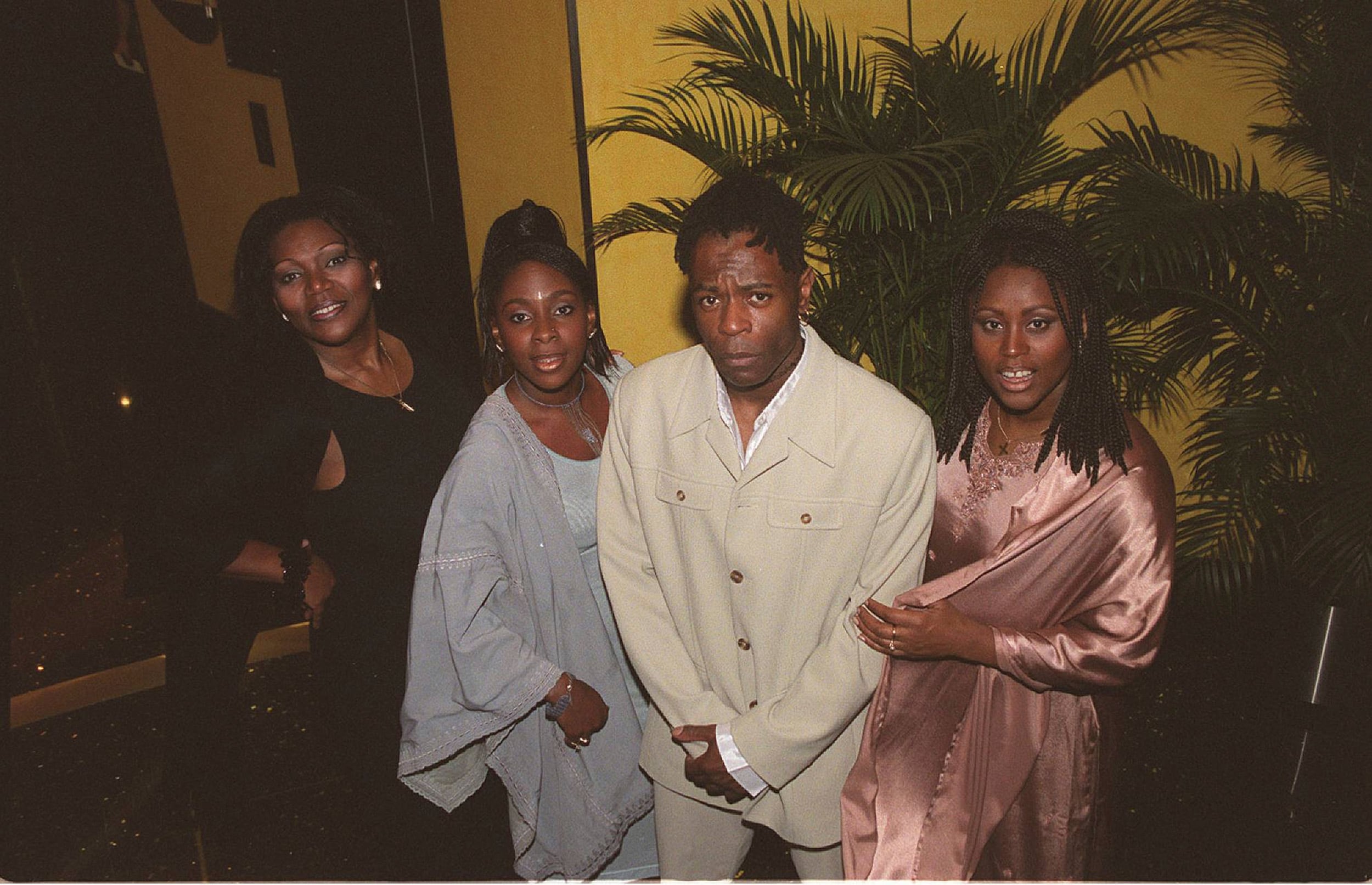 Boney M:  Liz Mitchell, Reggie Tsiboe, Patty Onyewenio y Sharon Stevens, en 2001.