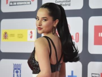 Becky G reflexiona sobre la letra ‘Mayores’ cuatro años después de su lanzamiento