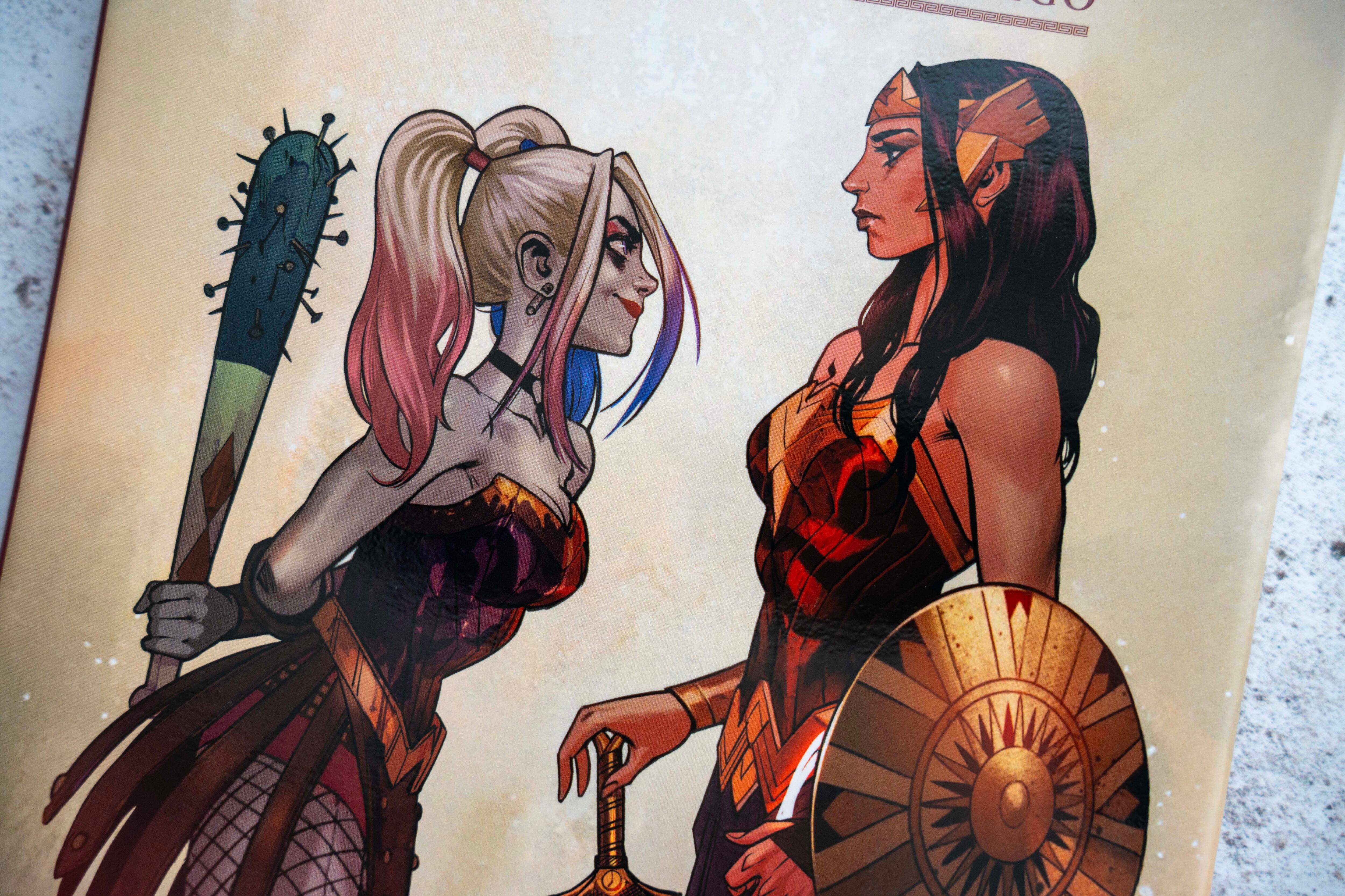 Wonder Woman / Supergirl / DC Comics