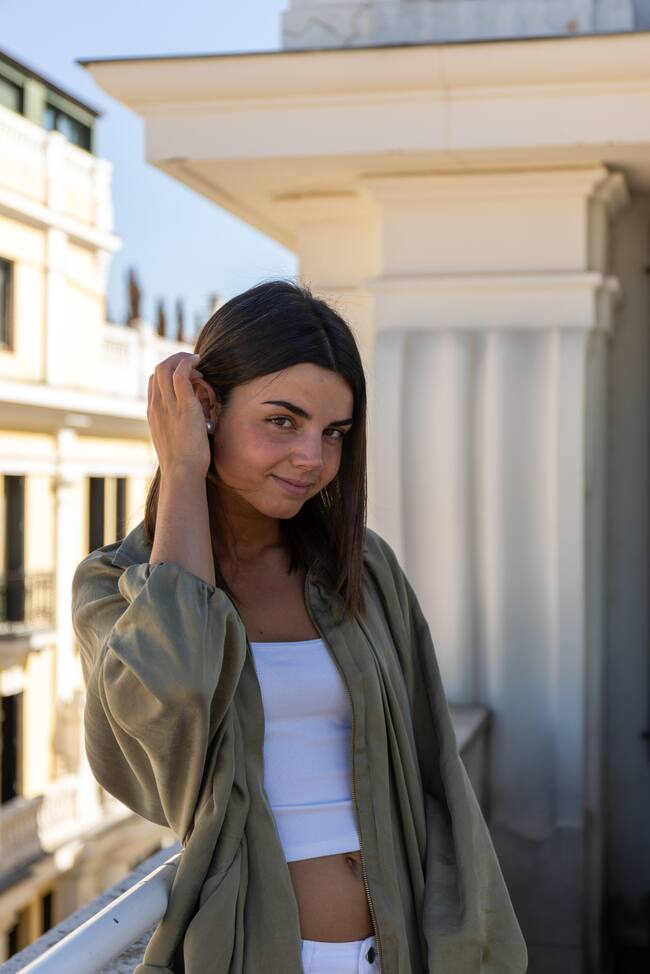 Mafalda Cardenal en la terraza de LOS40