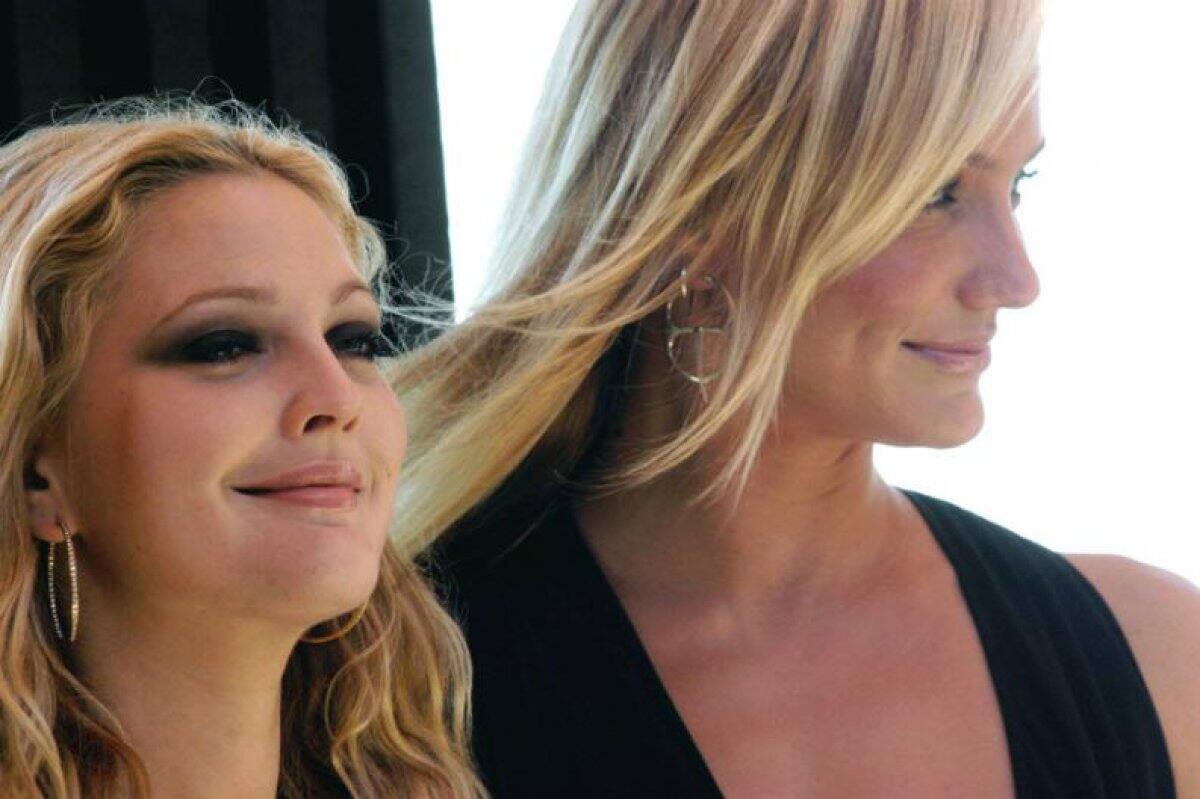 Drew Barrymore & Cameron Díaz - Después de hacer juntas Los Ángeles de Charlie, las actrices continuaron siendo amigas y suelen pasar mucho tiempo juntas. ¡Hasta compartieron sus vacaciones!