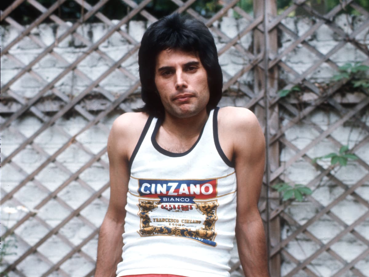 Antes de Freddie Mercury estuvo Farrokh Bulsara: la historia del joven que aún no sabía que sería una leyenda