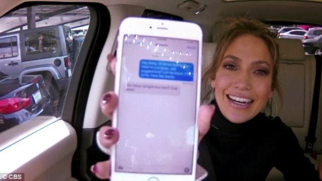 JLo muestra a la cámara la respuesta de Di Caprio a su supuesto sms