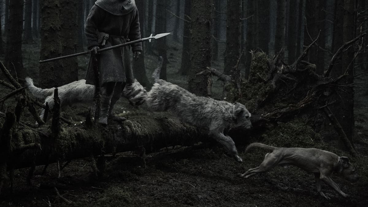 El 'Werwulf' de Robert Eggers ya tiene tráiler en español: Así es 'Licántropo', su próxima película tras 'Nosferatu'