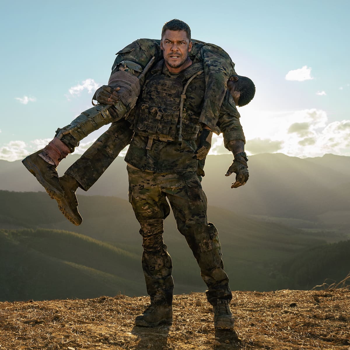 Máquina de guerra: reparto de la película y sinopsis de la apuesta bélica de Netflix