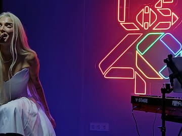 Elena Rose llena de luz LOS40 Urban Stage con sus nuevos temas y una versión de Norah Jones