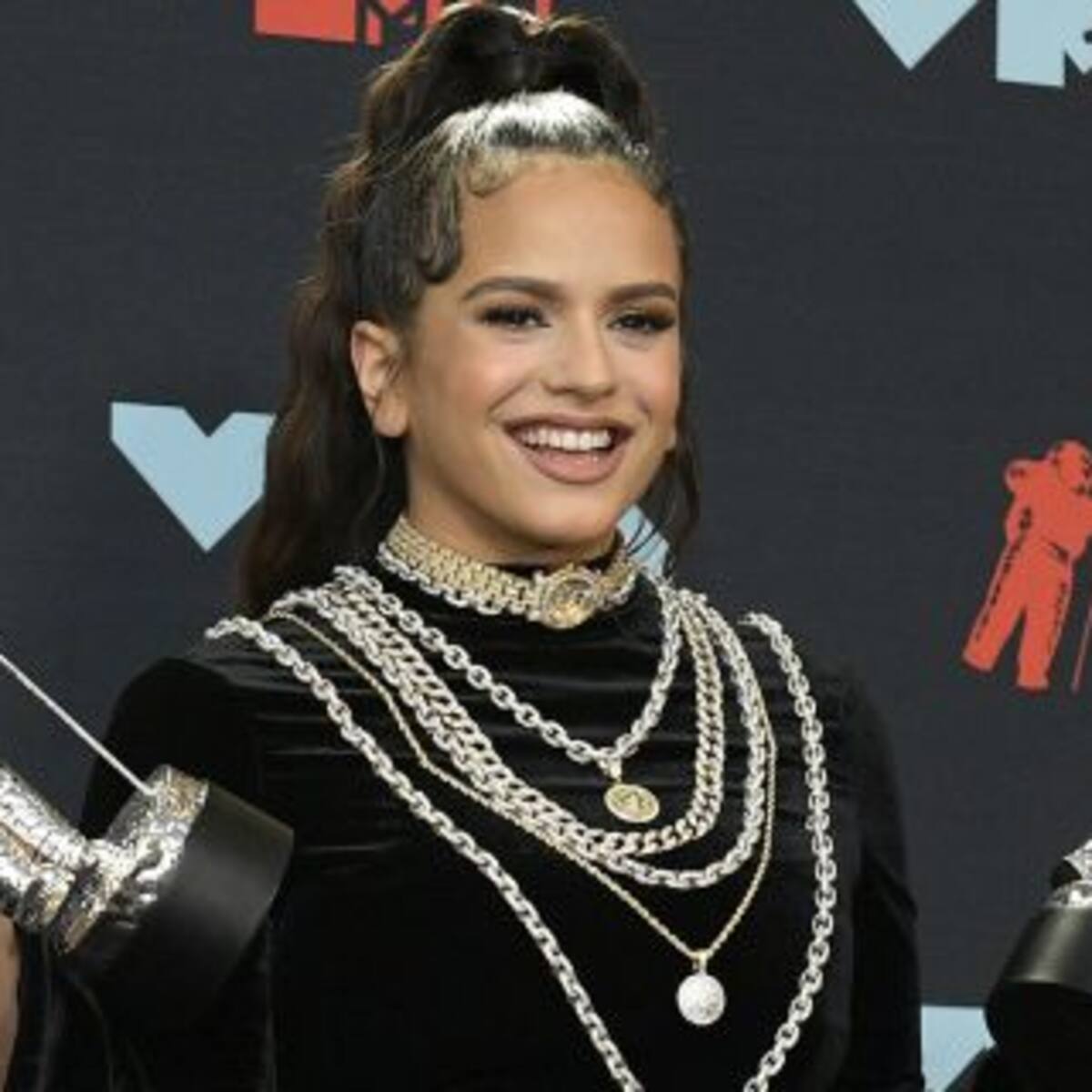 ¡Rosalía hizo historia en los VMAs!