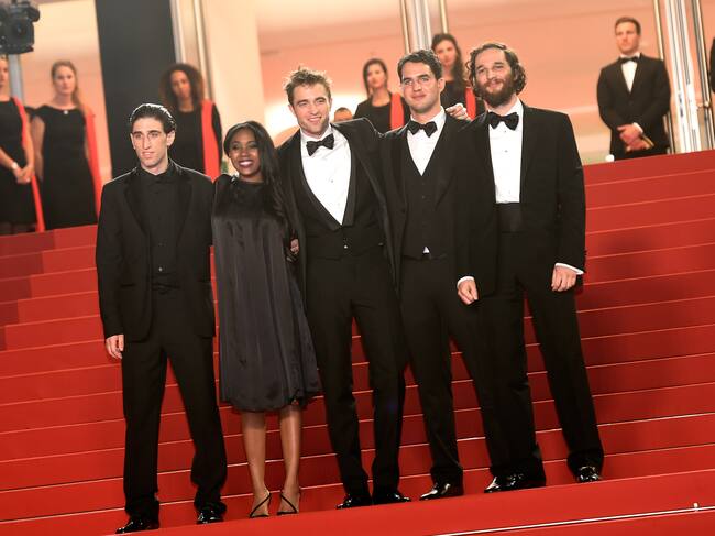 Buddy Duress, junto a Robert Pattinson y los hermanos Safdie en el Festival de Cannes, 2017