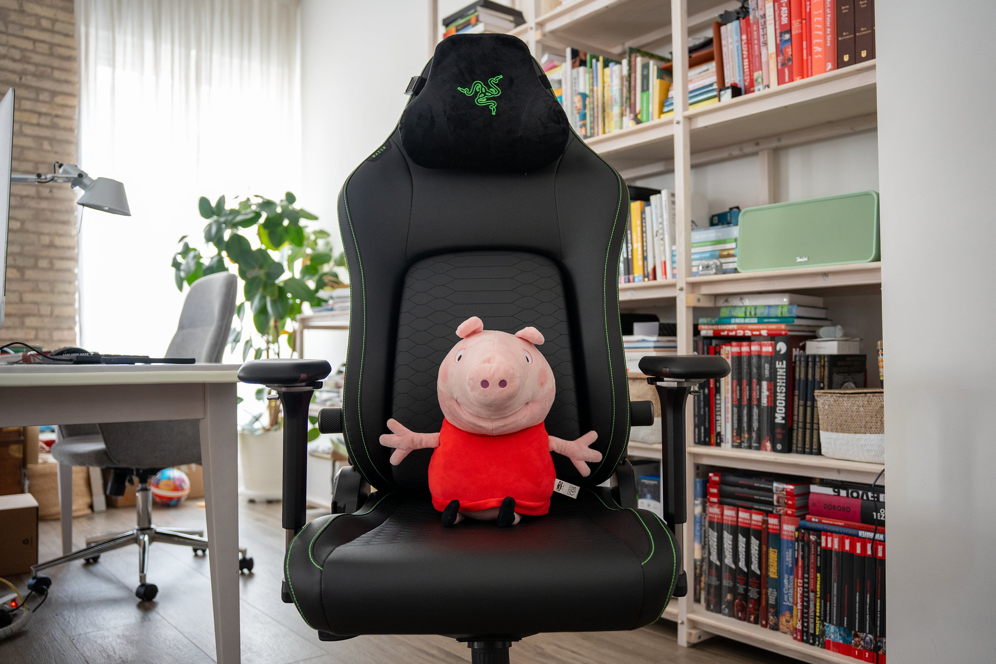 Razer Iskur V2 NewGen: la silla que cambia tu escritorio más que un ratón o un teclado