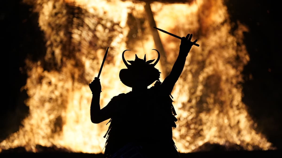 Las esculturas más extrañas que han ardido en el burning man y las historias detrás de ellas