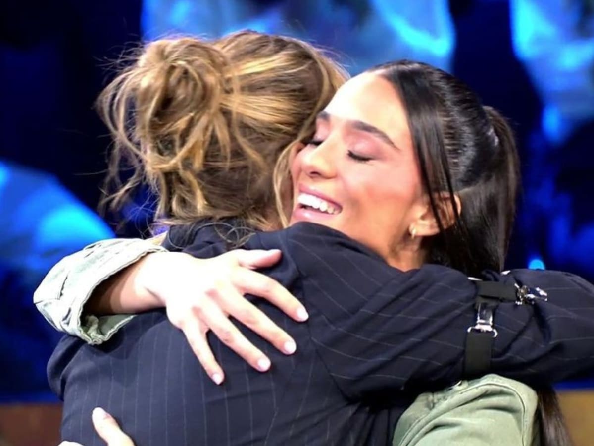 Sandra Barneda felicita en persona a Claudia Martínez en ‘Supervivientes 2026’ por su embarazo