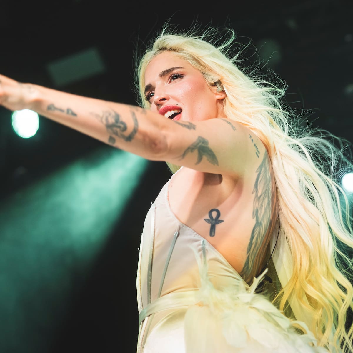 Elena Rose y Manuel Turizo unen Venezuela y Colombia en su colaboración 'La Semana'
