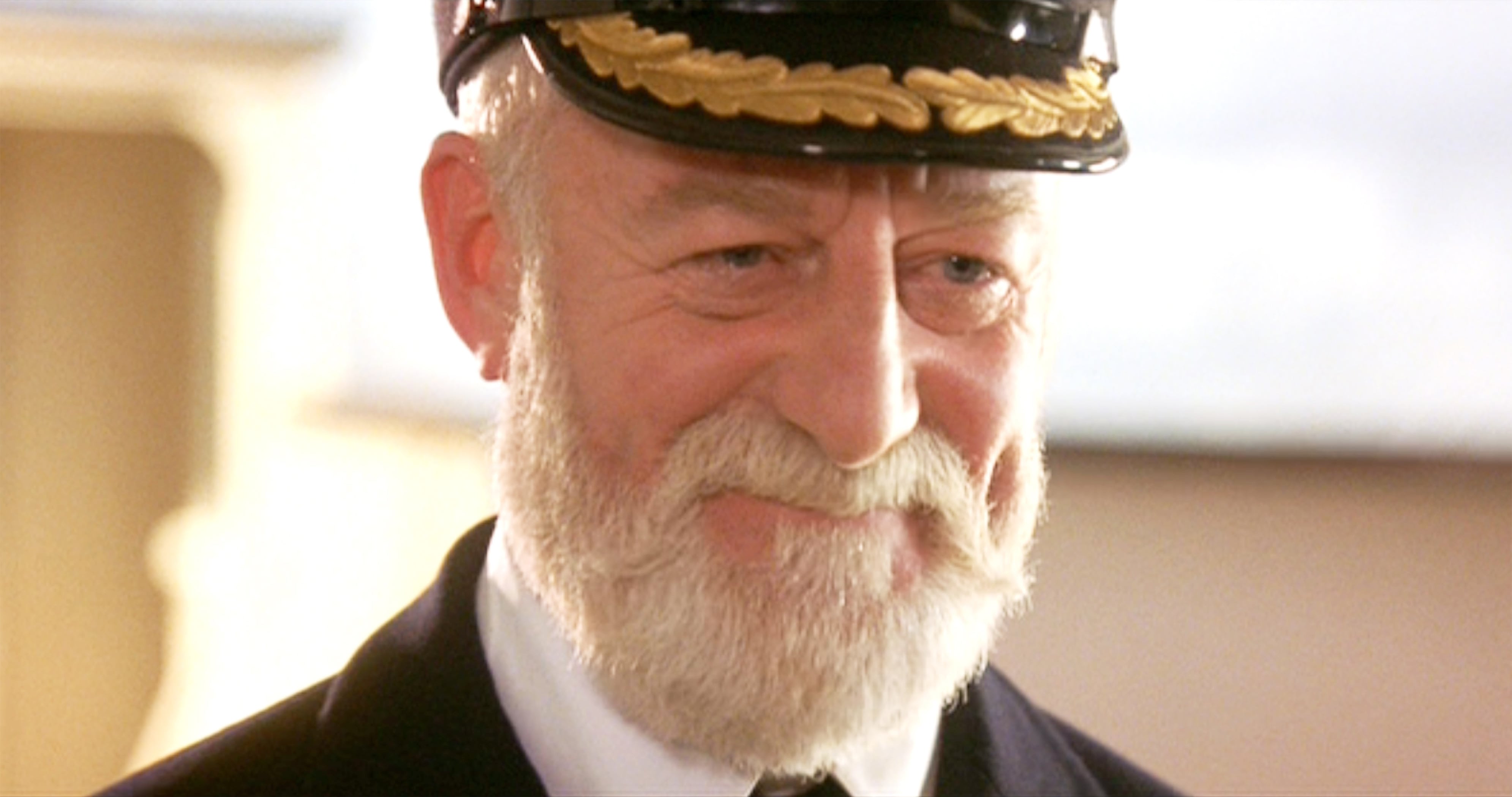 Bernard Hill, como el capitán Smith en Titanic