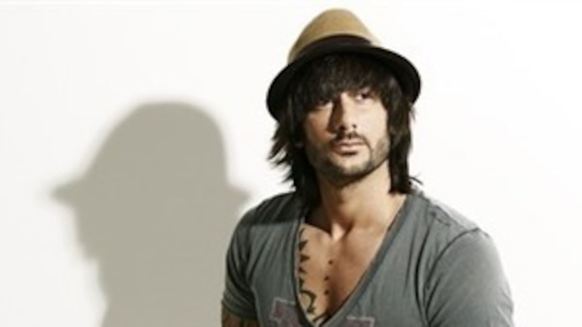 Escucha este domingo 20 de marzo el Especial Básico 40 Opel Corsa con Melendi