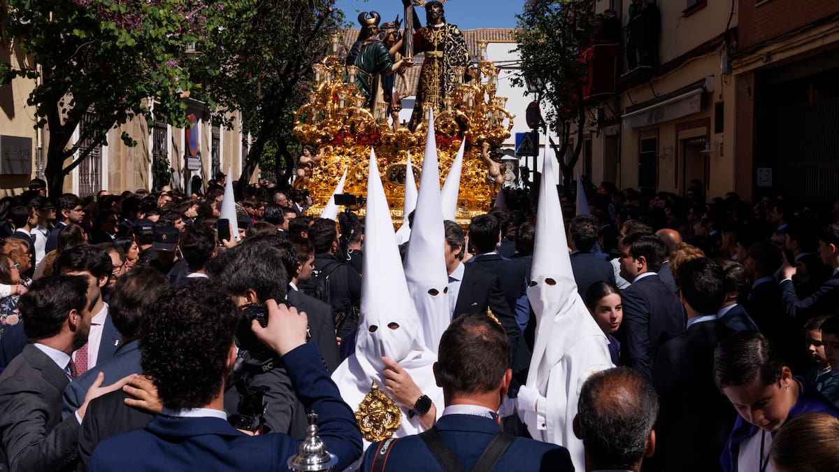 Procesiones de Semana Santa 2026 en Sevilla: horario y recorrido del Lunes Santo y el resto de días