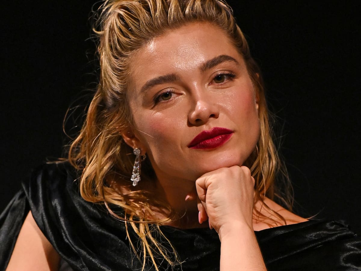 Florence Pugh indignada con la permisividad de las universidades con las agresiones sexuales y el bloqueo de Instagram a su reflexión