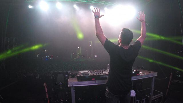 David Álvarez dándolo todo en LOS40 Summer Live