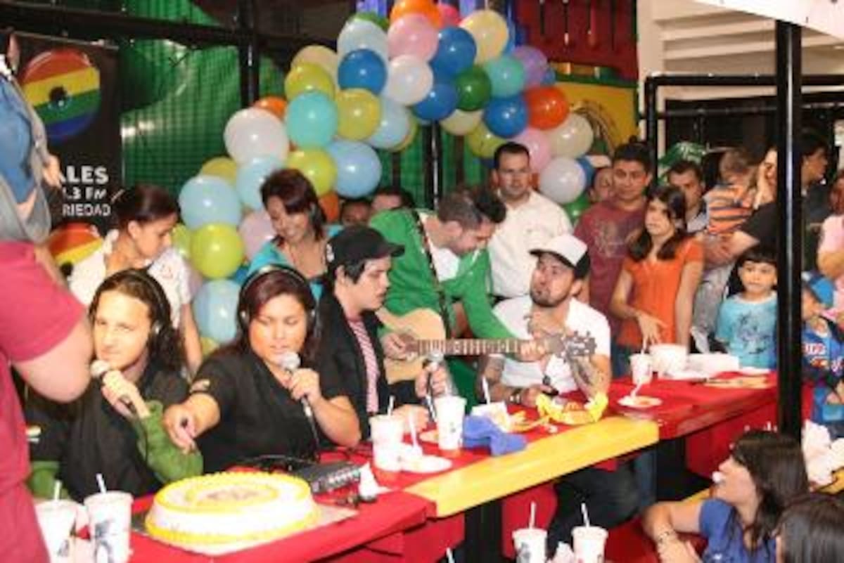 La Hora sin Nombre Segundo Aniversario Mc Donald's Zapote
