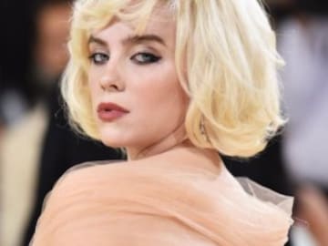 Billie Eilish y Finneas ponen la musica a una nueva boyband