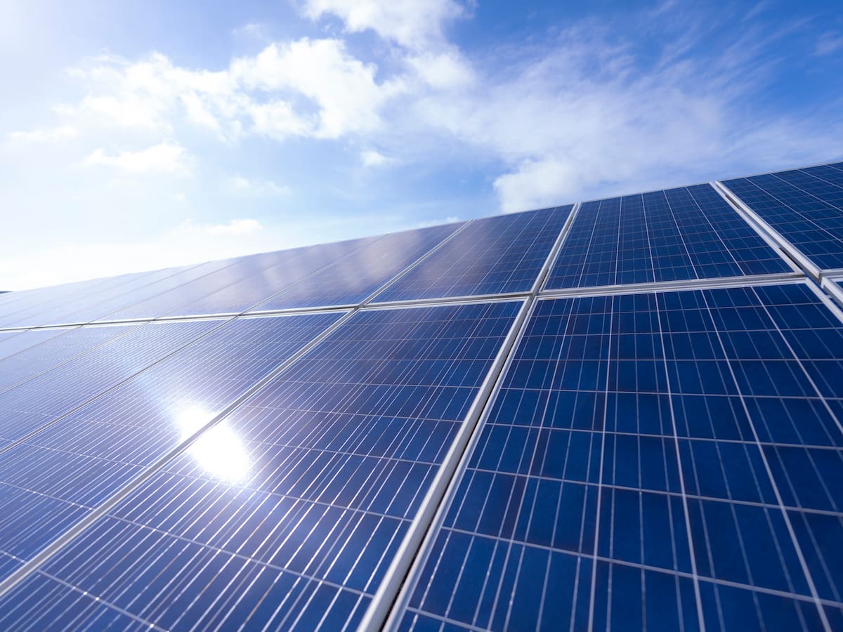 El sorpaso del sol: la energía solar ya manda a nivel global