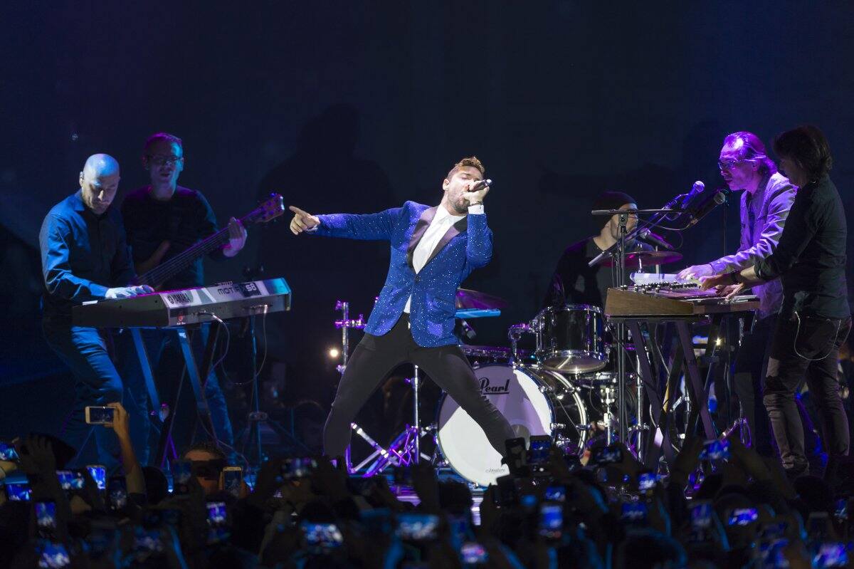 David Bisbal deslumbró con sus looks y su pasión en el escenario