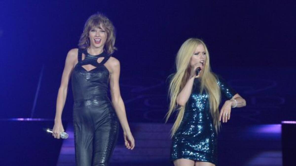 Taylor Swift y Avril Lavigne hicieron las paces y cantaron juntas