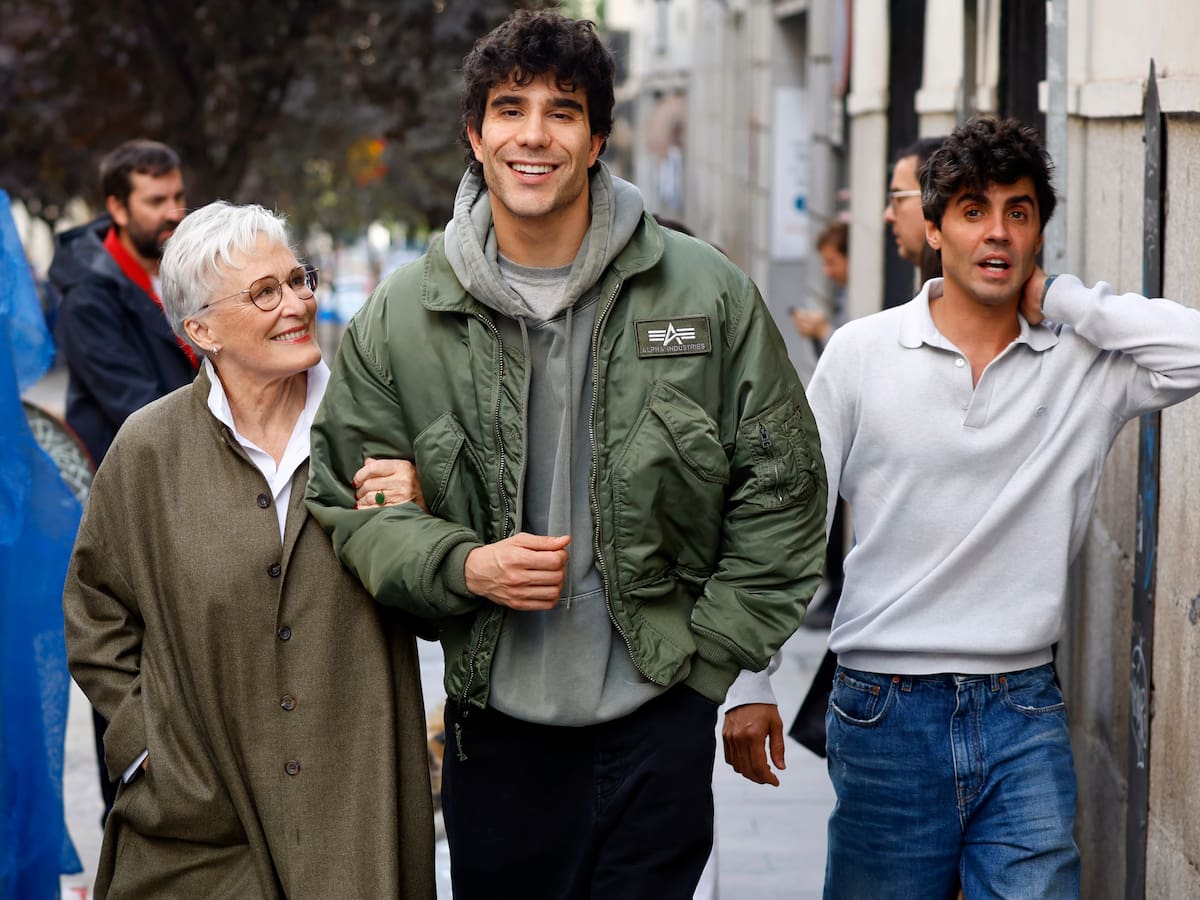 Glenn Close escribió a los Javis de madrugada tras ver 'La Mesías' y acabó en 'La bola negra': "Estábamos en la cama a las tres de la mañana"
