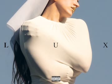 Rosalía acude a su propio funeral en 'Magnolias': letra y significado de la canción con la que acaba 'LUX'