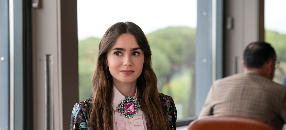Fotograma de la cuarta temporada de Emily in París Cr. Giulia Parmigiani/Netflix © 2024