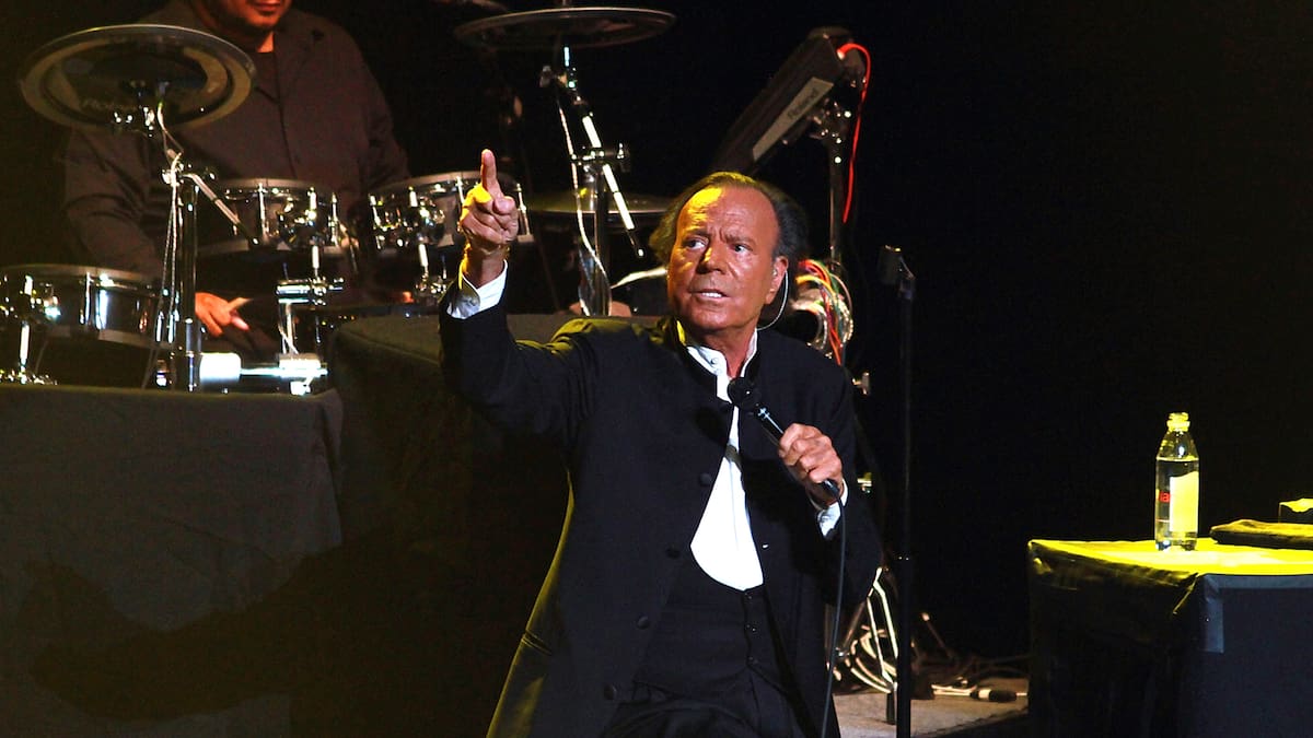 Giro en el 'caso Julio Iglesias': el cantante tendrá en su poder las dos denuncias por violencia sexual