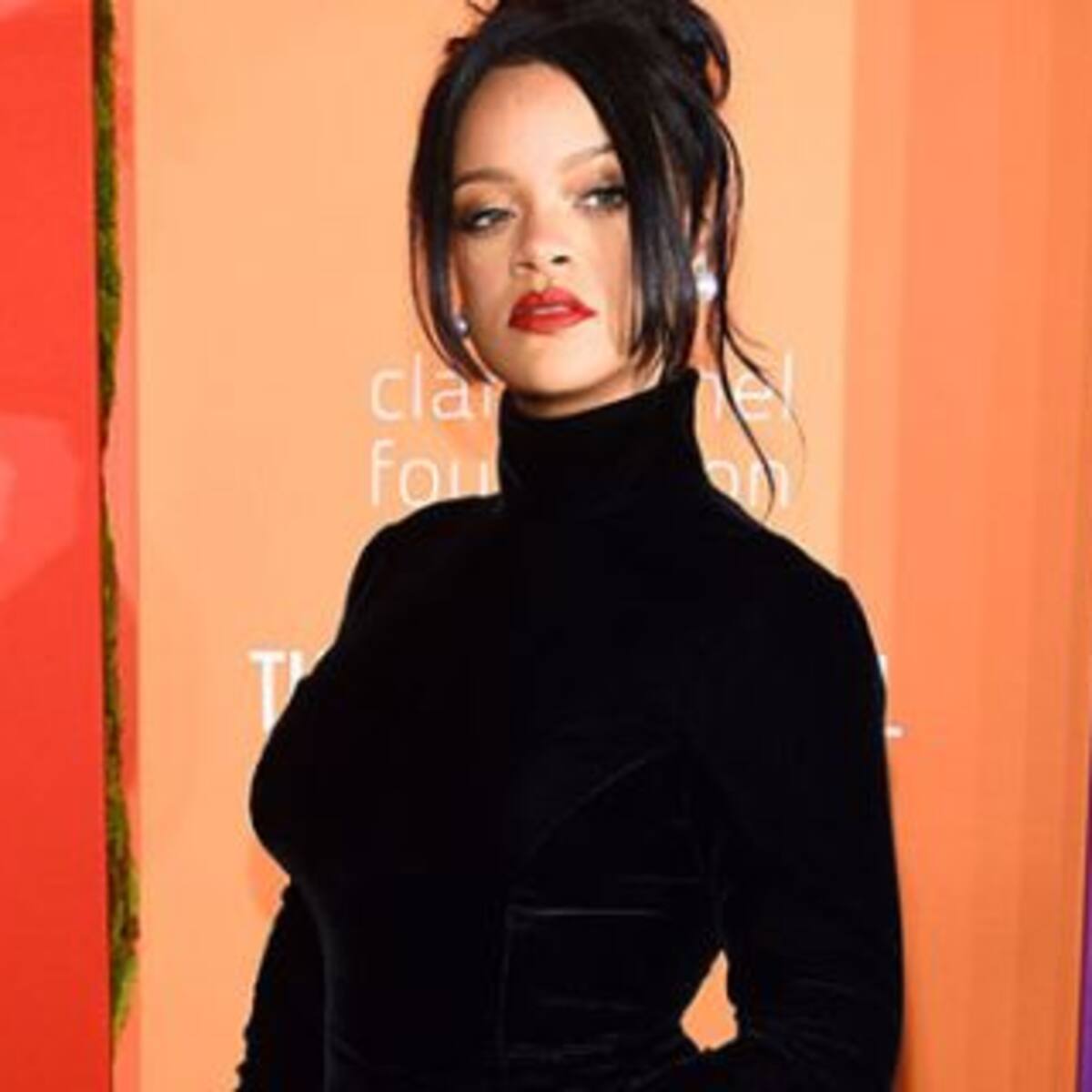 Todos piensan que Rihanna está embarazada por esta imagen
