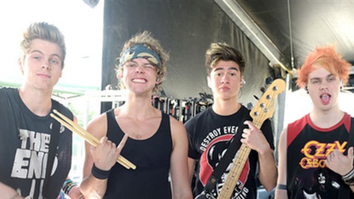 Enemigos en 5 Seconds of Summer