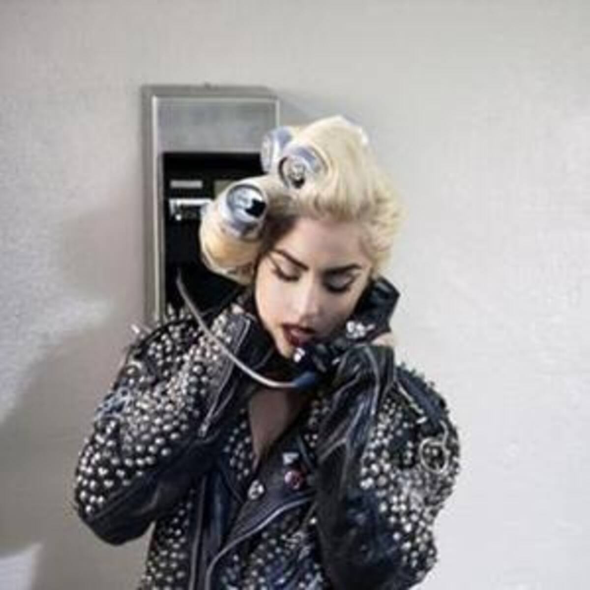 Lady Gaga a los jóvenes: "No mantengáis relaciones sexuales"