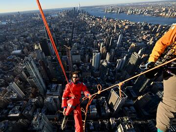 La proeza de Jared Leto: escala el Empire State Building y da un concierto en la cima