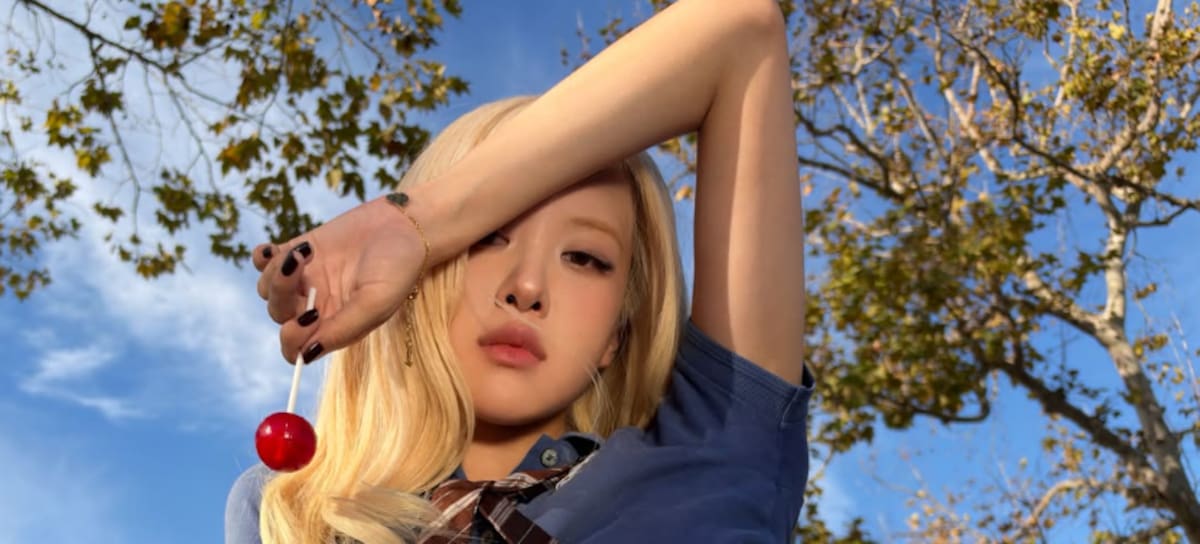 Frame del videoclip de Rosé 'New Trick'.