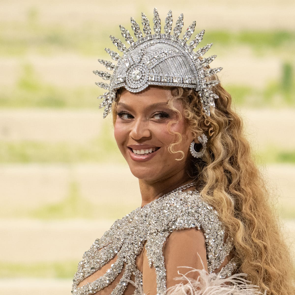 Beyoncé se latiniza en ‘B’Day 20th Anniversary Deluxe Edition’ cantando en español junto a Maluma y Selena Quintanilla