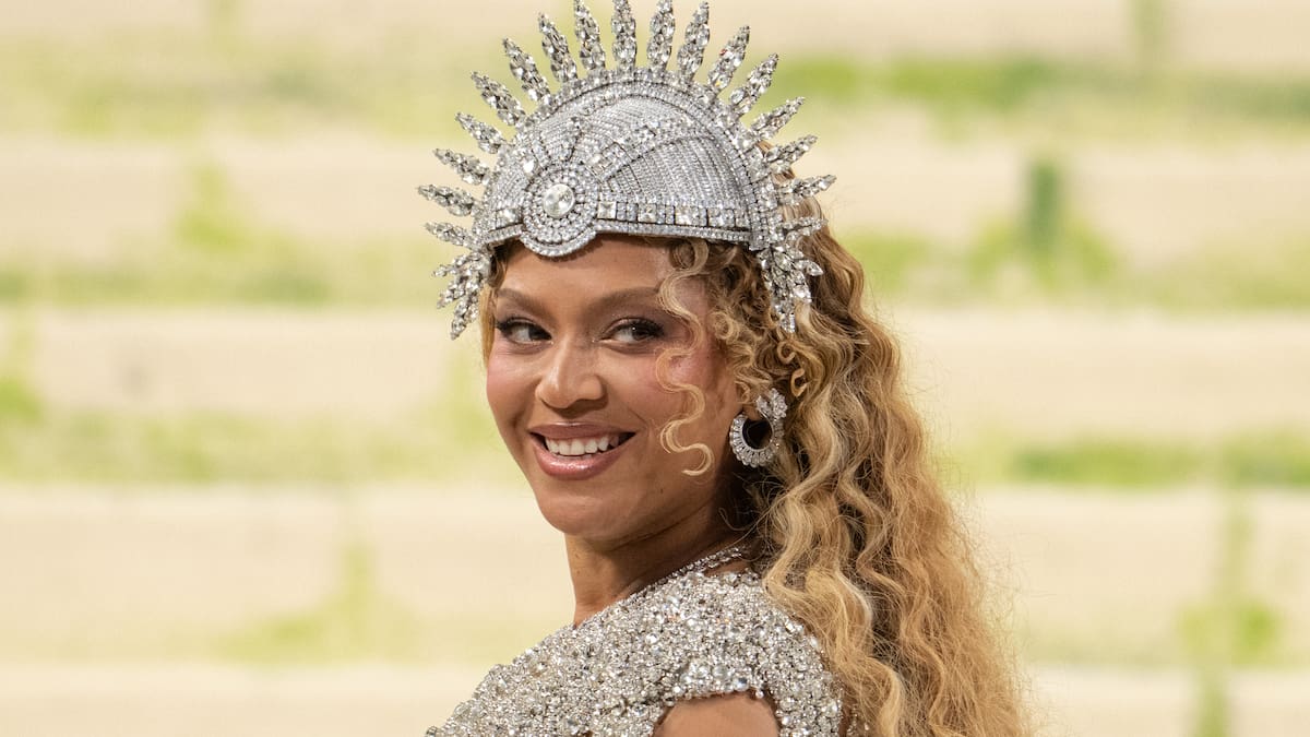 Beyoncé se latiniza en ‘B’Day 20th Anniversary Deluxe Edition’ cantando en español junto a Maluma y Selena Quintanilla