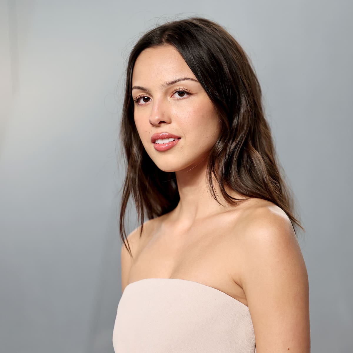 Pillan a Olivia Rodrigo de cita con un cantante meses después de su ruptura con Louis Partridge