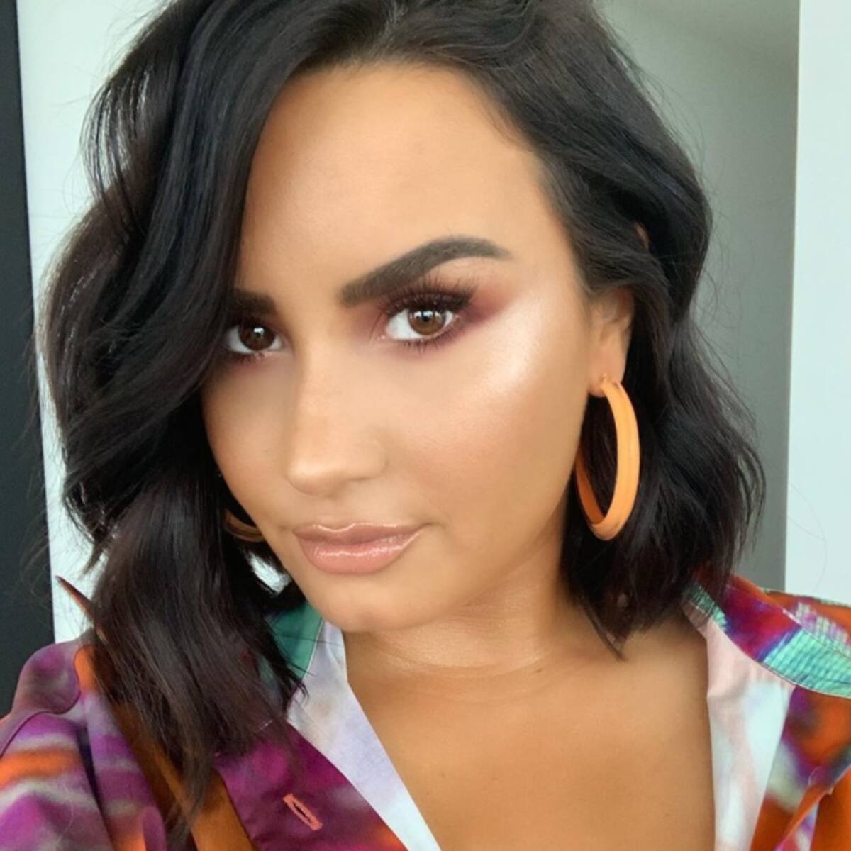 Demi Lovato presume de nuevo look con un color neón