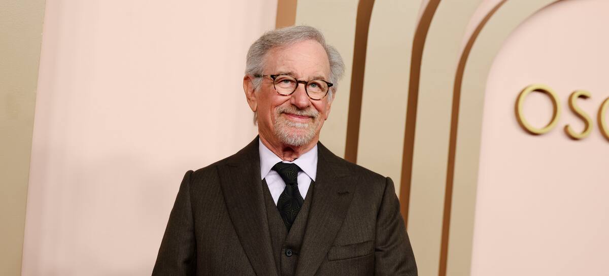 Steven Spielberg en la alfombra roja de los Premios Oscar 2024.