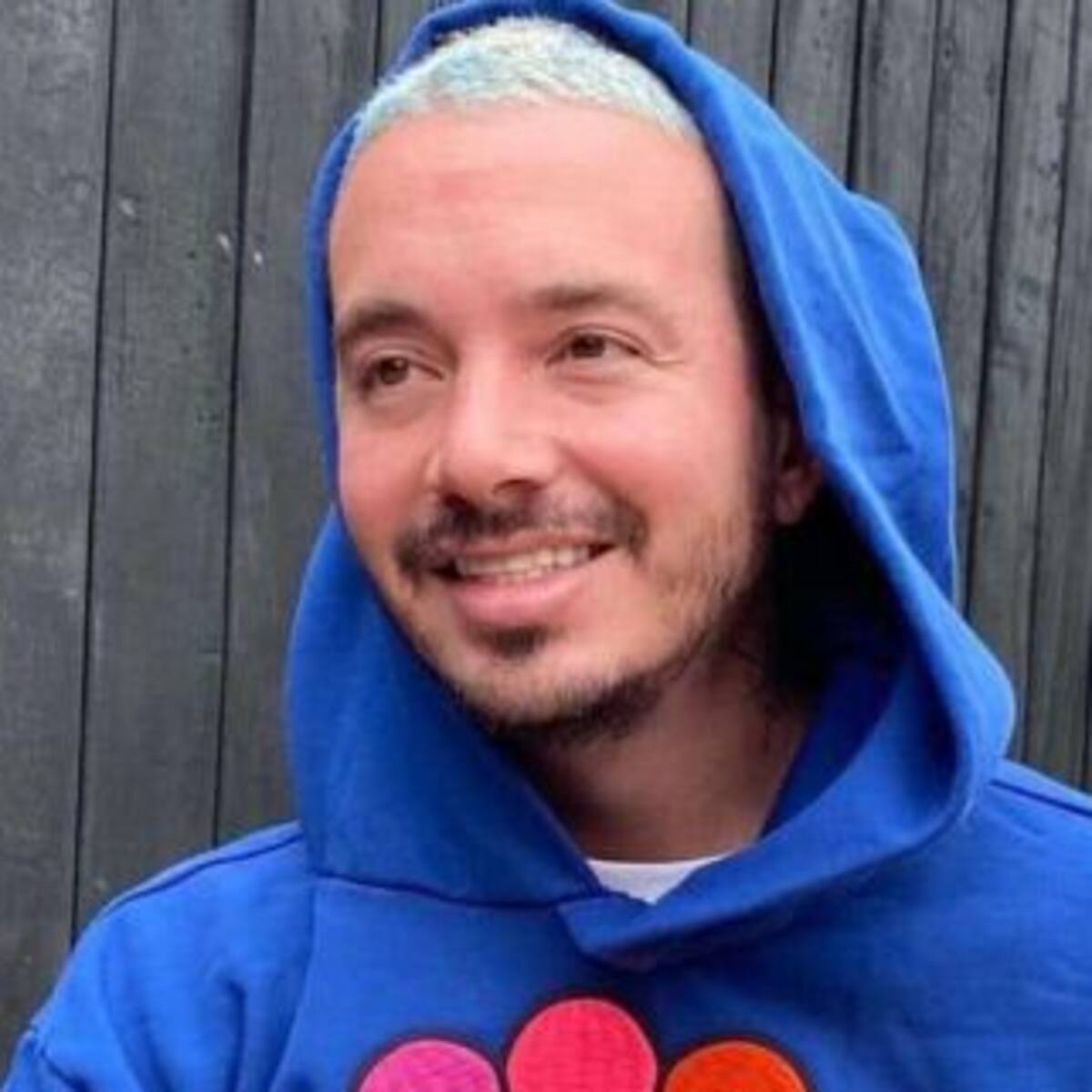 J Balvin publicó su WhatsApp en las redes sociales