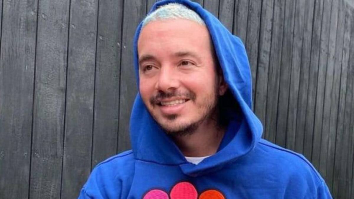 J Balvin publicó su WhatsApp en las redes sociales
