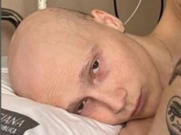 Muere Charlie, el tiktoker alicantino que compartió su lucha contra el cáncer
