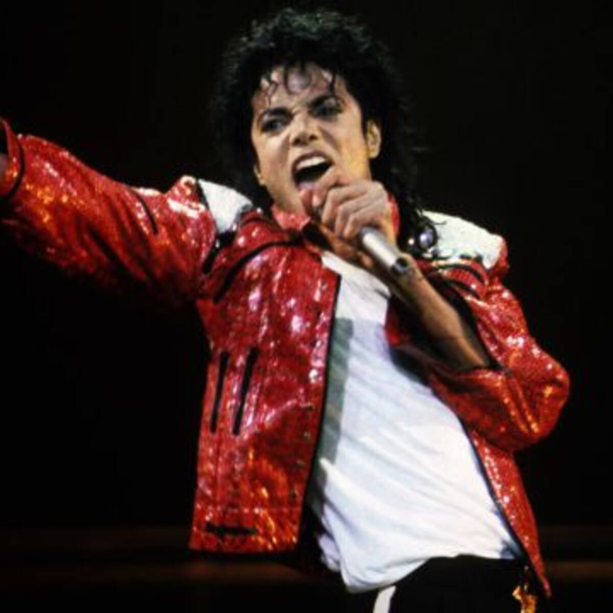 Publican libro con supuestos secretos sexuales de Michael Jackson