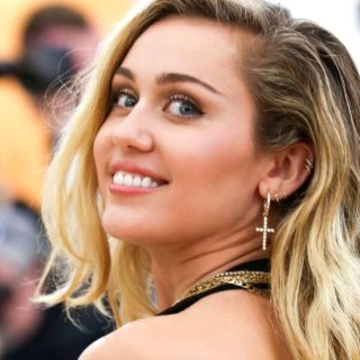 Miley Cyrus hizo un cover de Ariana Grande