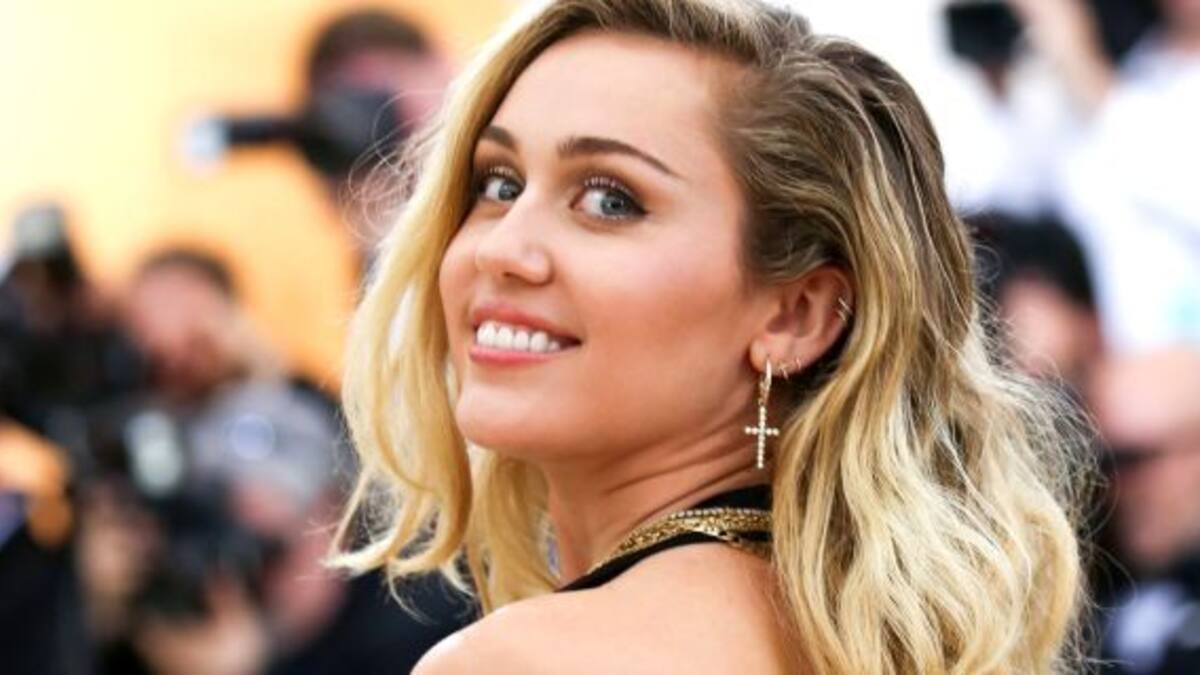 Miley Cyrus hizo un cover de Ariana Grande