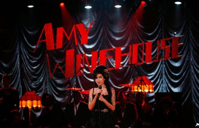 En 2008, Amy Winehouse ganó cinco premios Grammy.